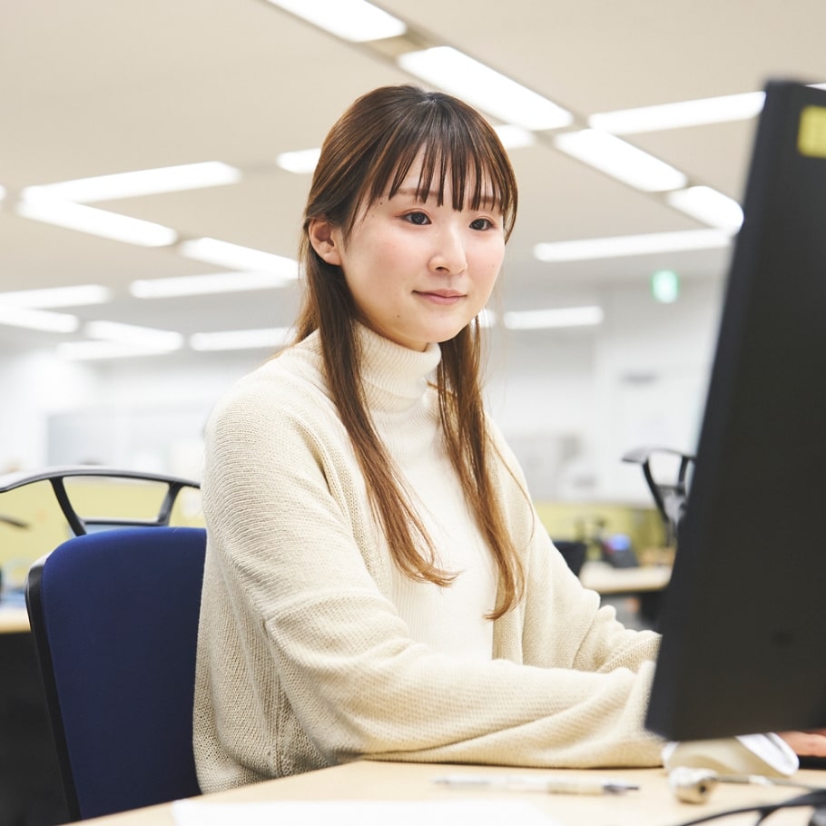 仕事をする女性
