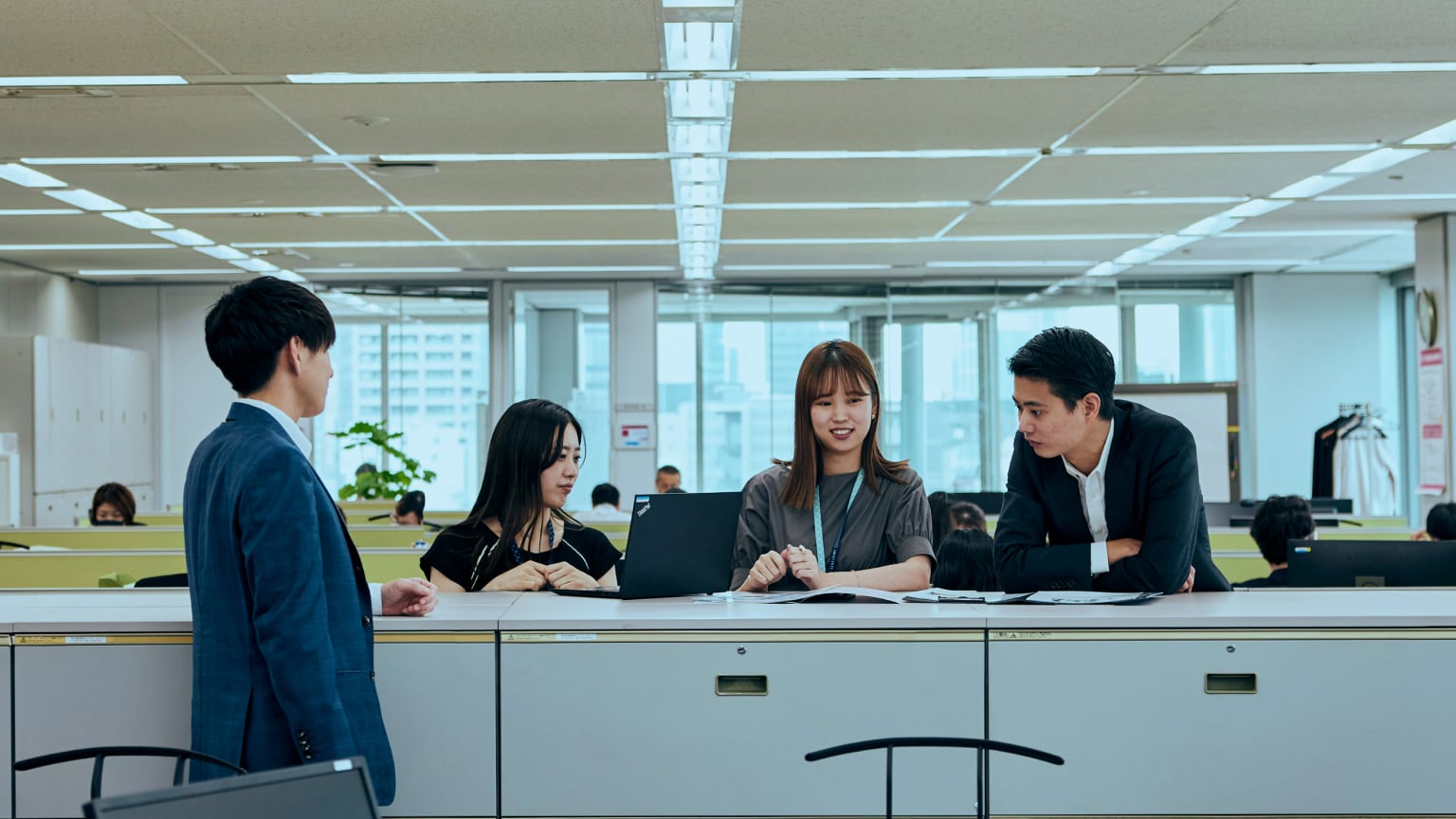 COMTECを知る スタッフに聞いたCOMTECエリアのイメージ背景画像