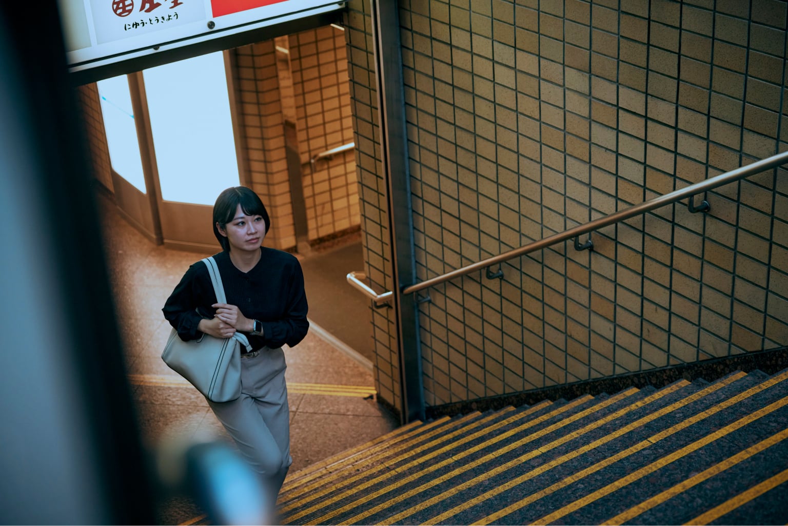 COMTECの仕事 事例エリアのイメージ背景画像